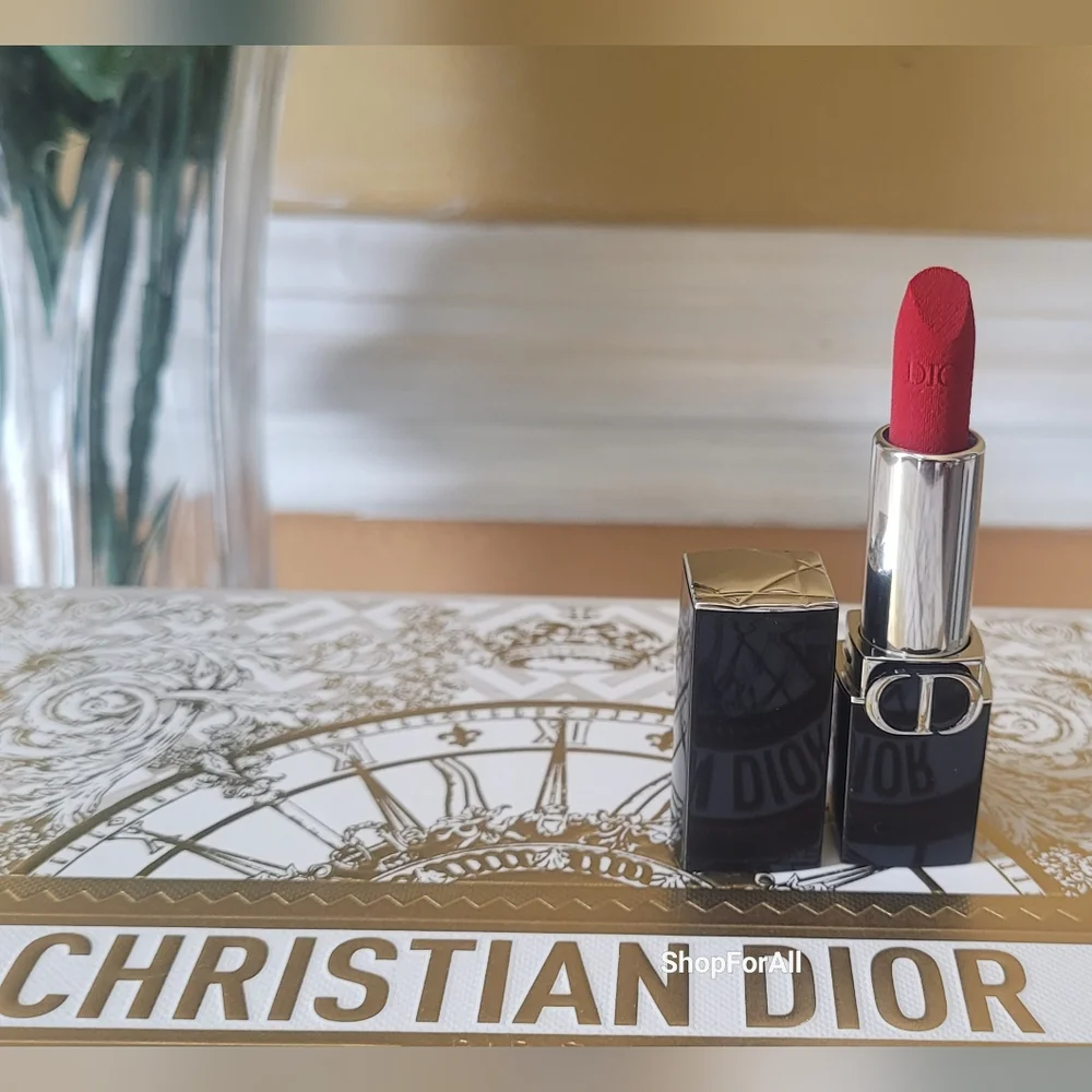 - Dior 999 Rouge Lipstick Velvet Couture Colour ‎ Embossed Logo